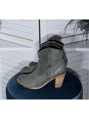 Rebel Taupe Gray Leather Ankle Cowboy Boots Size 9